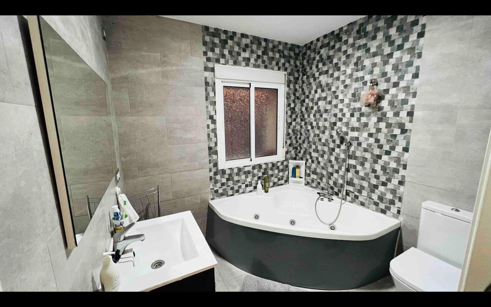 Habitacion Comoda セビリア エクステリア 写真